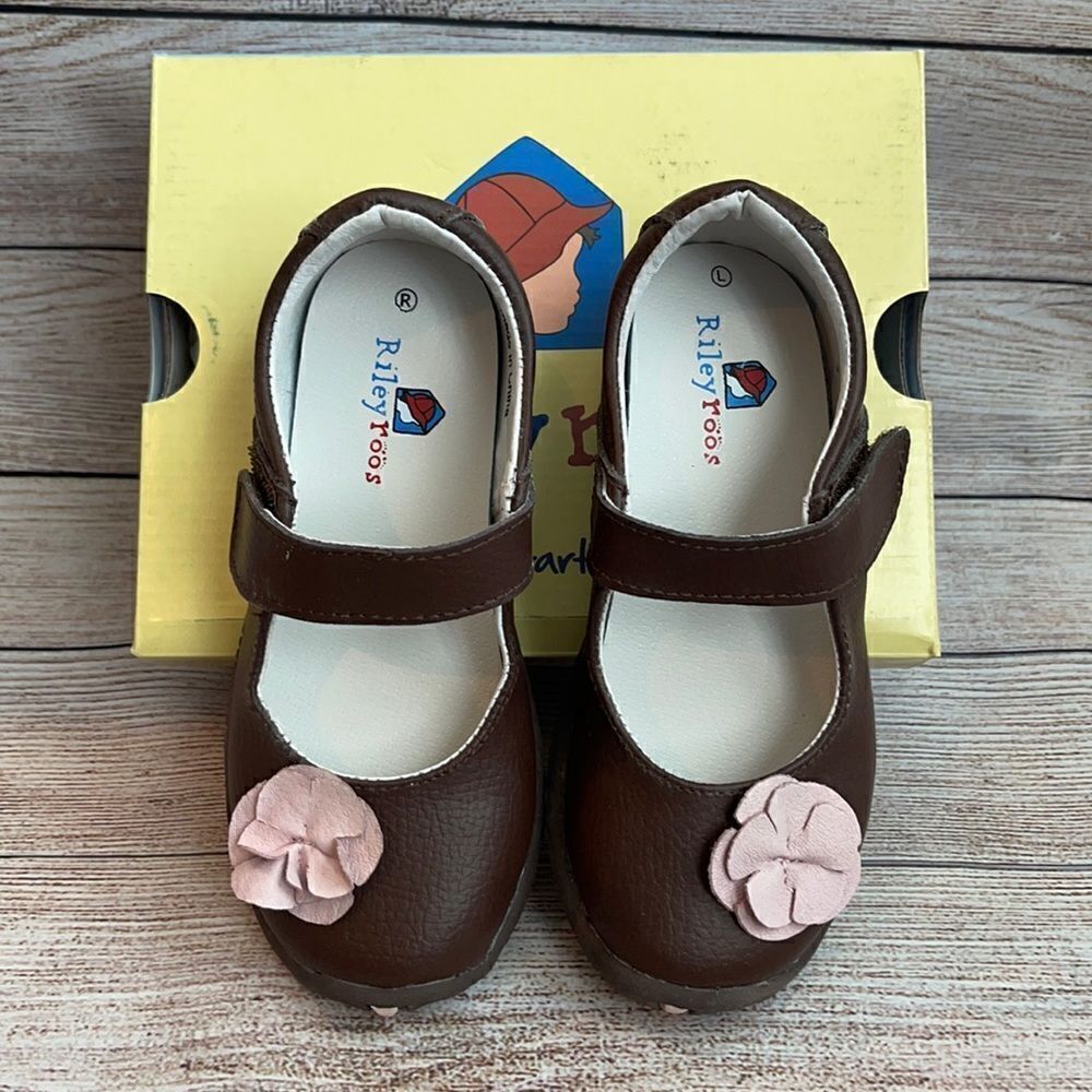 Mary Jane Style Shoes - Picture 2 of 7